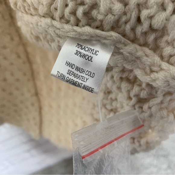 ALPS Wool Blend Cable Knit Short Sleeve Cardigan - Picture 12 of 15